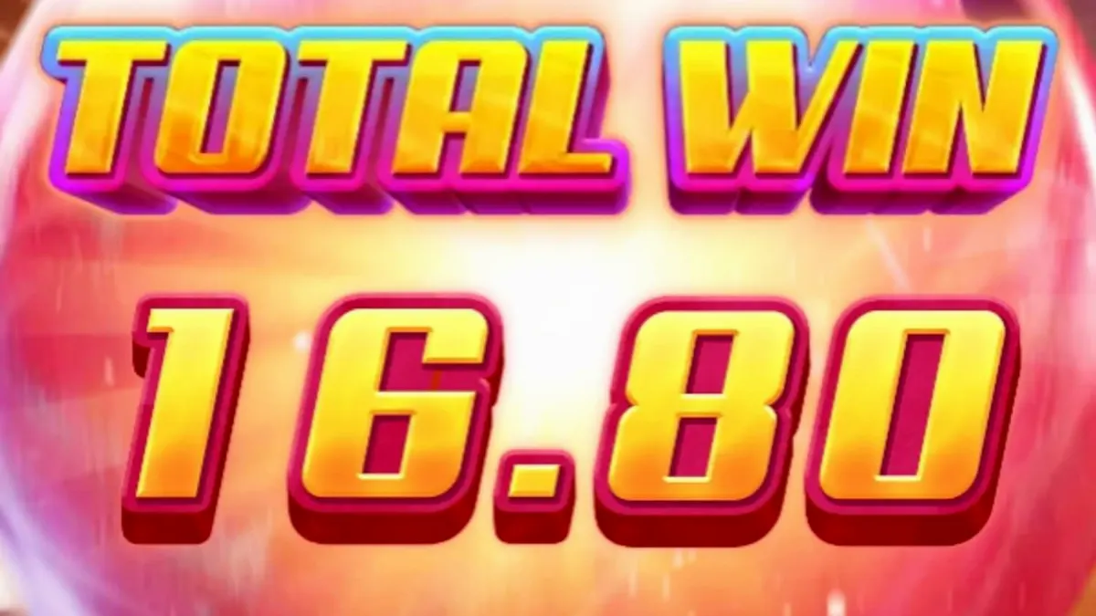 Interface do jogo de slot Perfect Strike com tema de boliche e luzes neon